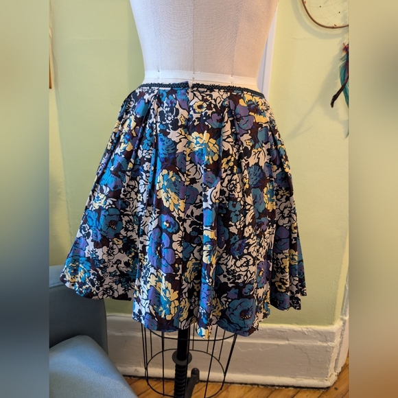 [VINTAGE Y2K] Betsey Johnson Floral Skirt | Fully lined w/pockets | Size 8 - Picture 6 of 6